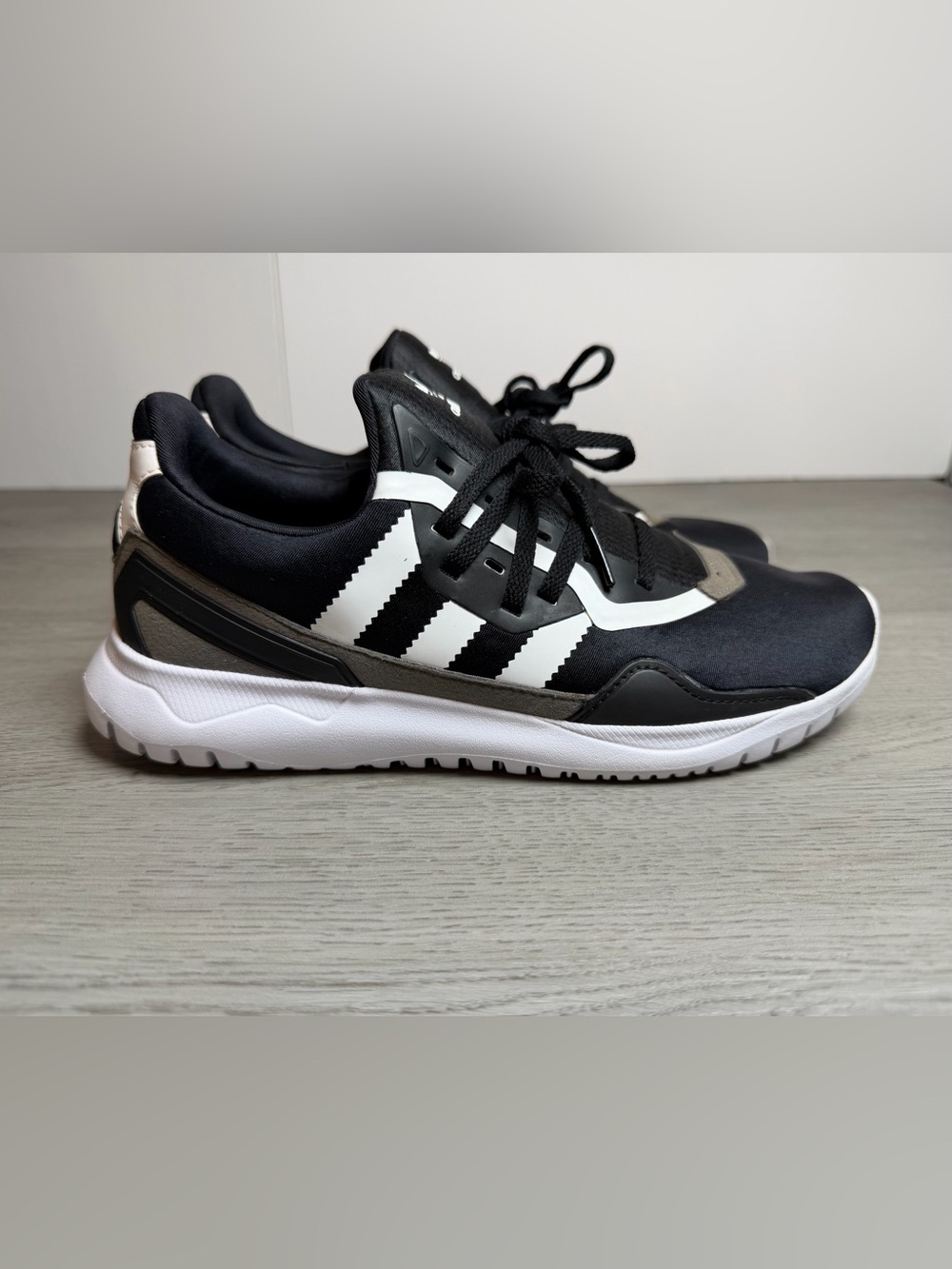 Adidas Originals Flex Low FX5319 Black White Women 7.5 / Youth 6.5Y